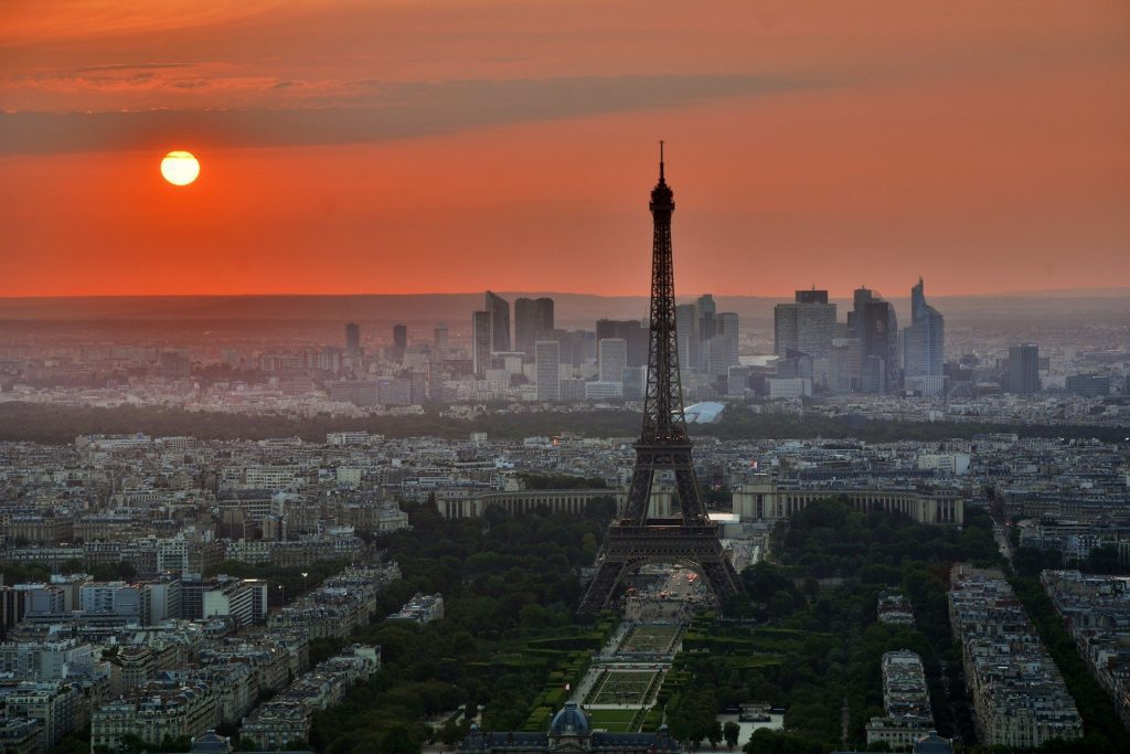 Prix immobilier Paris : faut-il acheter sur Paris ?