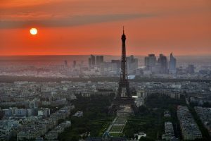 Prix immobilier Paris : faut-il acheter sur Paris ?